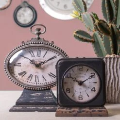 Clayre & Eef Tafelklok 11x12 Cm Bruin Ijzer Vierkant Tafelklokken Binnen Staand Klokje Tafelklokje -Clayre & Eef 1200x1200 249