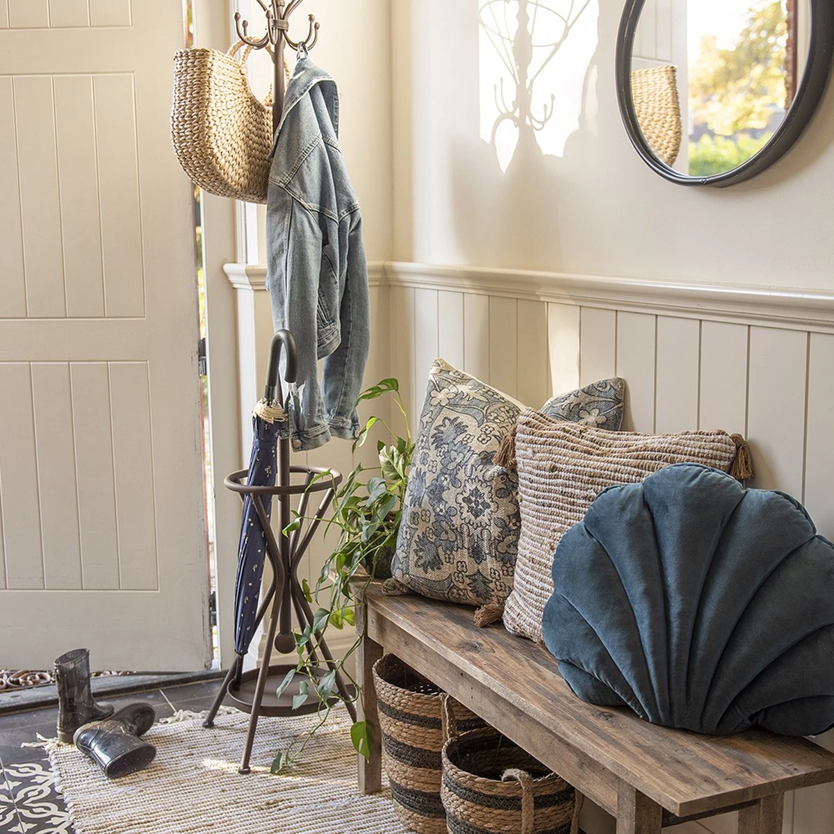 Clayre & Eef Spiegel 50x40 Cm Zwart Hout Ovaal Grote Spiegel Wandspiegel Muur Spiegel 4 Clayre & Eef Spiegel 50x40 Cm Zwart Hout Ovaal Grote Spiegel Wandspiegel Muur Spiegel - Afbeelding 2