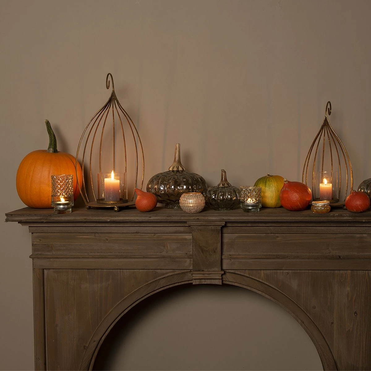 Clayre & Eef Theelichthouder Ø 6x4 Cm Geel Goudkleurig Glas Metaal Rond Waxinelichthouder Windlichthouder 4 Clayre & Eef Theelichthouder Ø 6x4 Cm Geel Goudkleurig Glas Metaal Rond Waxinelichthouder Windlichthouder - Afbeelding 2