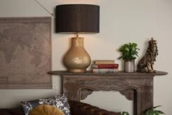 Clayre & Eef Beeld Leeuw 25x13x38 Cm Goudkleurig Polyresin Woonaccessoires Beeld Decoratie Decoratieve Accessoires -Clayre & Eef 1200x800 85