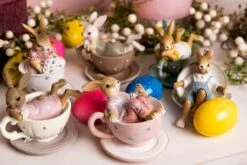 Clayre & Eef Beeld Konijn 11x8x7 Cm Bruin Groen Kunststof Woonaccessoires Paashaas Pasen 17 Clayre & Eef Beeld Konijn 11x8x7 Cm Bruin Groen Kunststof Woonaccessoires Paashaas Pasen -Clayre & Eef 1200x801 24