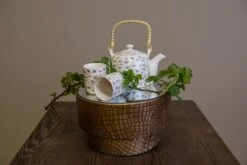 Clayre & Eef Plantentafel Met Spiegel Ø 28x16 Cm Goudkleurig Metaal Rond Bijzettafel 9 Clayre & Eef Plantentafel Met Spiegel Ø 28x16 Cm Goudkleurig Metaal Rond Bijzettafel -Clayre & Eef 1200x801 78