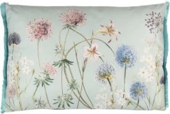 Clayre & Eef Sierkussen 60*40 Cm Groen Wit Polyester Rechthoek Bloemen Kussenhoes Met Kussenvulling
