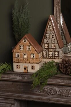 Clayre & Eef Theelichthouder Kerst Huis 16x9x21 Cm Beige Keramiek Rechthoek Waxinelichthouder Windlichthouder -Clayre & Eef 800x1200 35