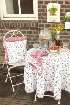 Clayre & Eef Kussenhoes 40x40 Cm Wit Rood Katoen Vierkant Aardbeien Sierkussenhoes Kussen Hoes 9 Clayre & Eef Kussenhoes 40x40 Cm Wit Rood Katoen Vierkant Aardbeien Sierkussenhoes Kussen Hoes -Clayre & Eef 800x1200 62