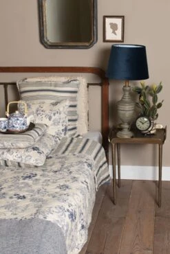 Clayre & Eef Kussenhoes 40x40 Cm Blauw Beige Polyester Vierkant Bloemen Sierkussenhoes Kussen Hoes -Clayre & Eef 801x1200 113