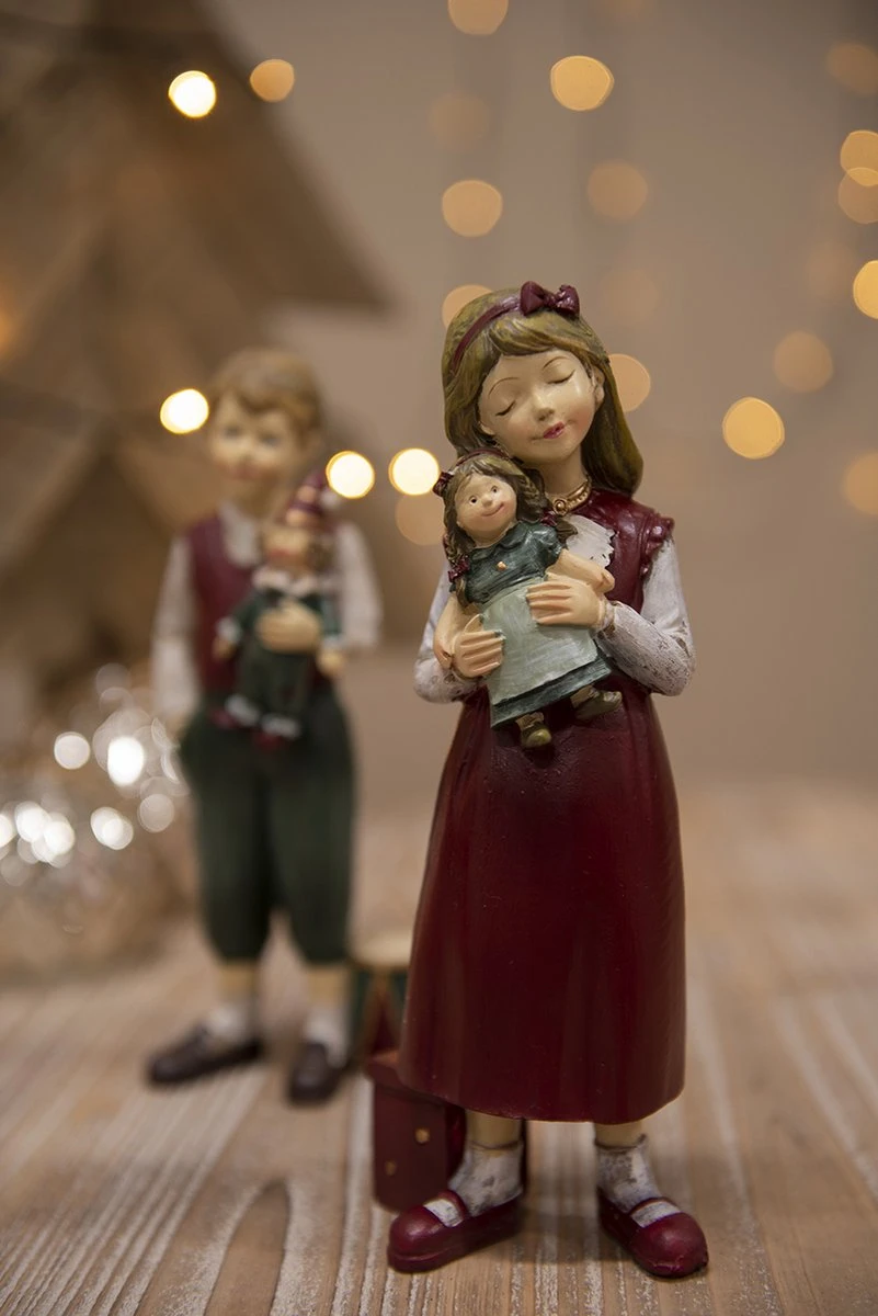 Clayre & Eef Beeld Kind 8*7*21 Cm Rood Kunststof Woonaccessoires Beeld Decoratie Decoratieve Accessoires 5 Clayre & Eef Beeld Kind 8*7*21 Cm Rood Kunststof Woonaccessoires Beeld Decoratie Decoratieve Accessoires - Afbeelding 3