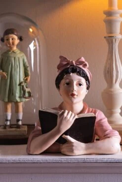 Clayre & Eef Beeld Vrouw 16x11x19 Cm Beige Roze Kunststof Woonaccessoires Beeld Decoratie Decoratieve Accessoires -Clayre & Eef 801x1200 34